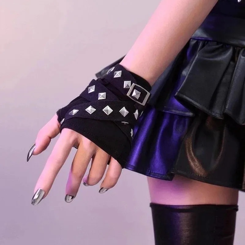 Unisex Black Y2K Rivet Chain S - Y2K Tech Accessories 评论和价格