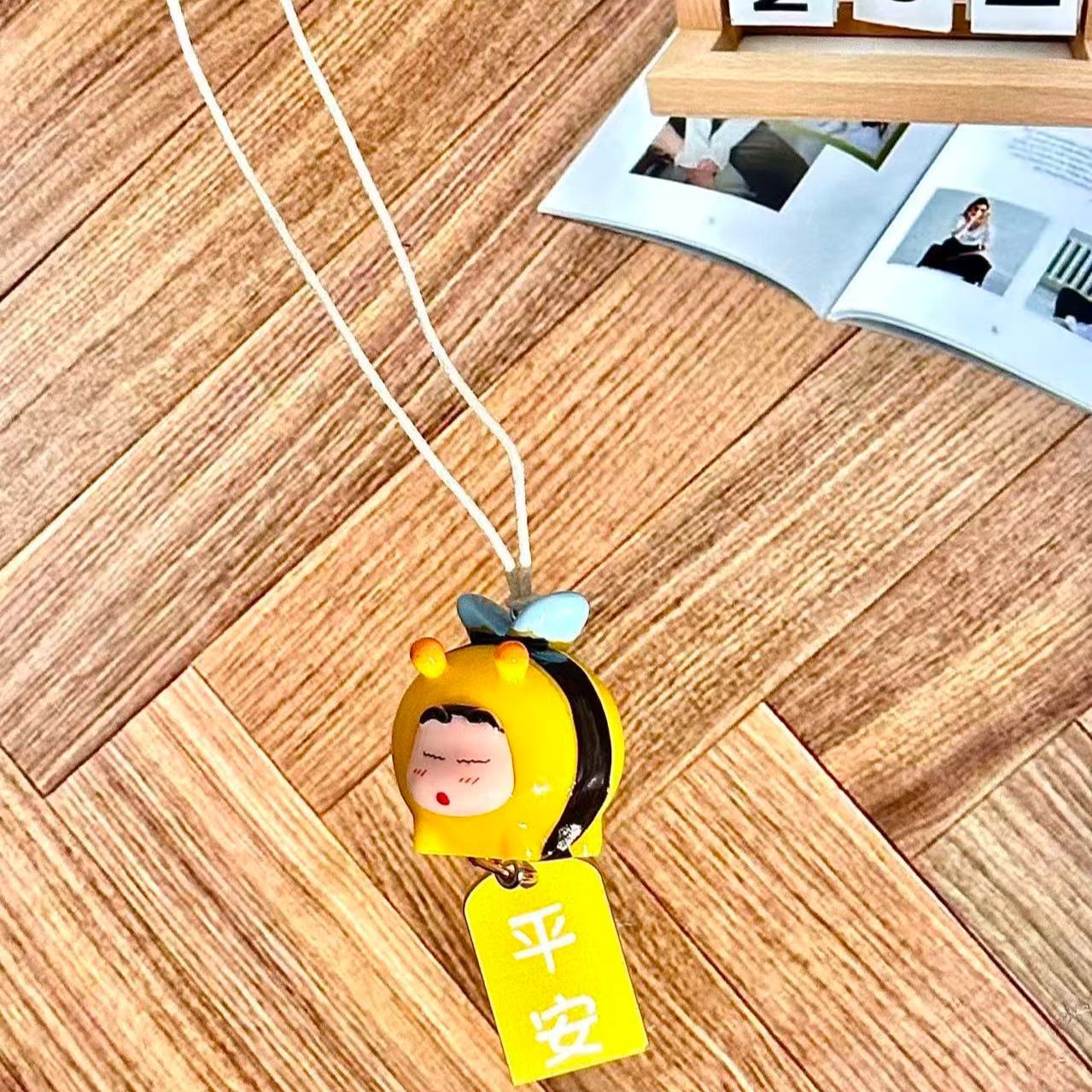 Crayon Shin-chan Bee Cosplay F - Tech Car Accessories 评论和价格